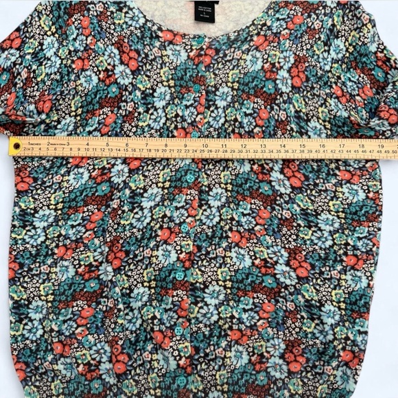 Lord & Taylor 100% Cotton Ditsy Floral Cardigan L
3/4 Sleeve Cottagecore - Picture 7 of 7